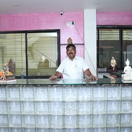 Hotel Kewal Inn Jālgaon Exteriér fotografie