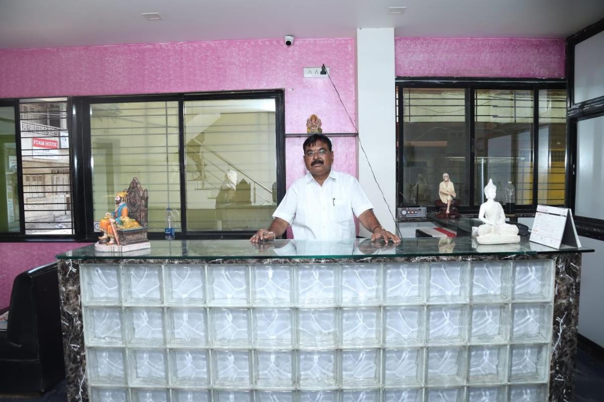 Hotel Kewal Inn Jālgaon Exteriér fotografie