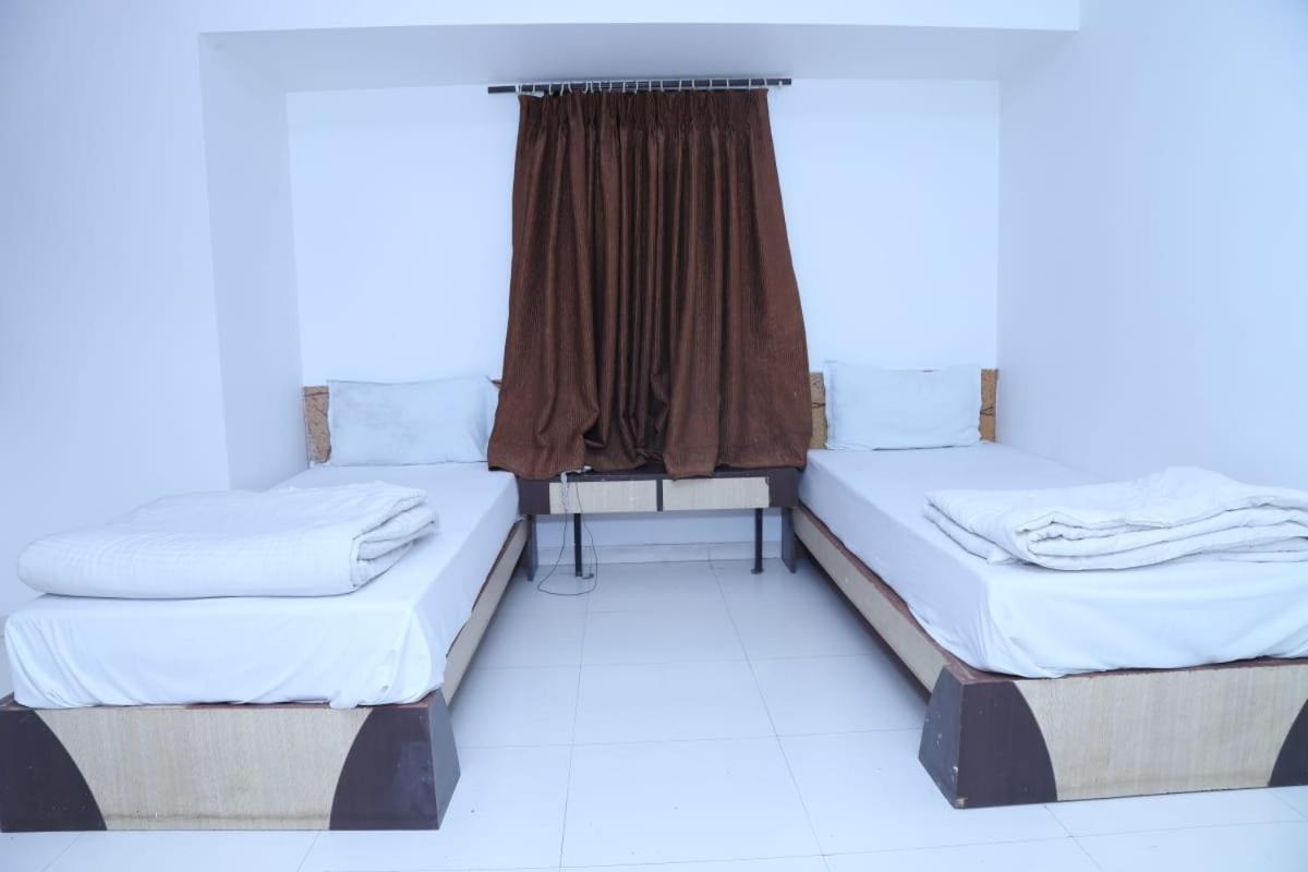 Hotel Kewal Inn Jālgaon Exteriér fotografie